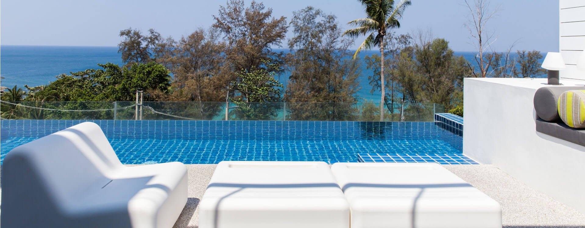 Villa Sammasan - Loungers by the pool